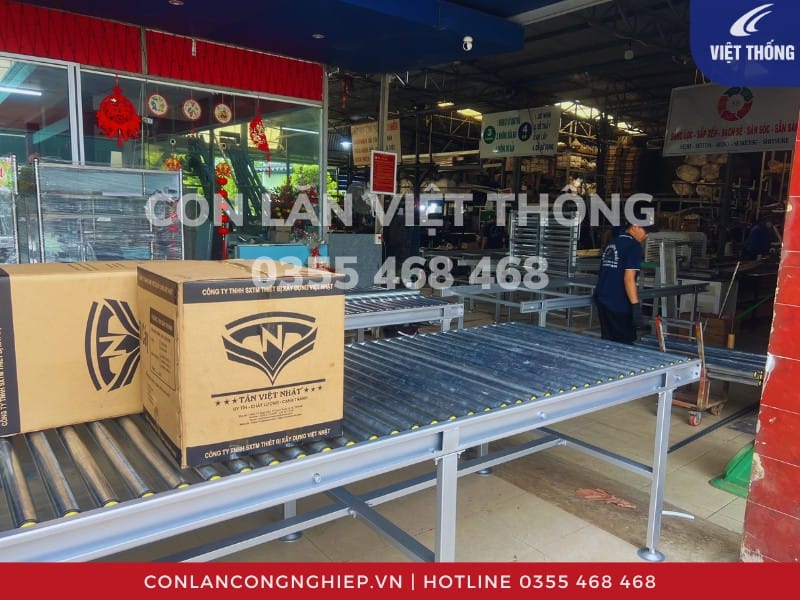 Ưu điểm băng tải con lăn thép