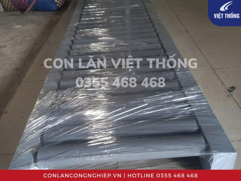 Thang con lăn nhựa được quấn màng PE