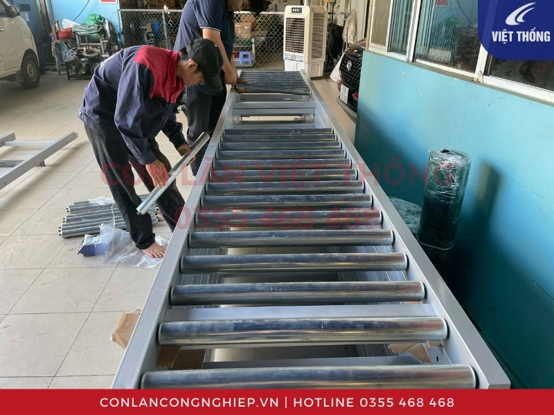 Xưởng gia công thang lăn hàng Việt Thống
